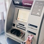 Elva uues LHV automaadis saab nüüd ka sularaha sisse panna